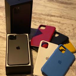 Ich verkaufe meine iPhone pro Max in einen sehr gute Zustand und ist circa ein Jahre alt
Das Handy wurde immer in die HandyHülle getragen 
Die Batteriekapazität 90 %
dazu gebe ich fünf Handy Hülle zwei in Silikon apple und drei in Original Leder Apple 