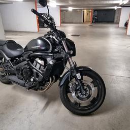 Bj. 04 2016 mit 9960km, frisch vorgeführt und neue Batterie inkl TomTom Rider 500. Sehr gepflegtes Motorrad. Wegen Zeitmangel zu verkaufen.