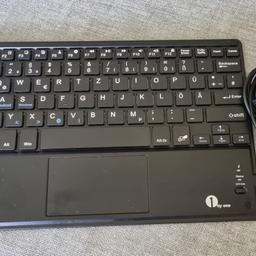 1 BY ONE Bluethooth Tastatur, QWERTZ Deutsche Laptop Tastatur, Tragbare Kabellose Tastatur, Tablet Tastatur, PC Tastatur Kompatibel mit Android Windows IOS, mit Touchpad, Schwarz