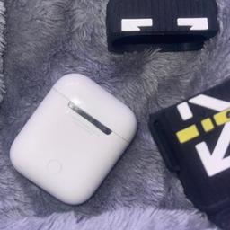 Selling my daughters 2nd generation airpods in great condition,complete with charge case.

Brought last year she now has no use for them.

Buy From a trusted seller in E3