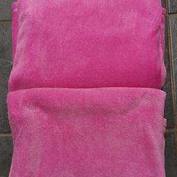 2 x Pink Fleece Blankets

Collection from B43 or can be posted