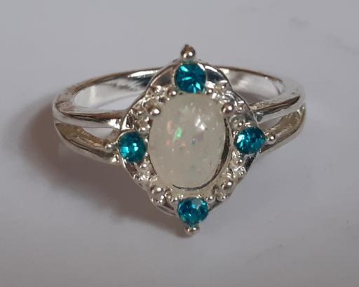 Buy & Sell Merseyside Saint Helens - Photos for Faux opal and gemstone cluster ring