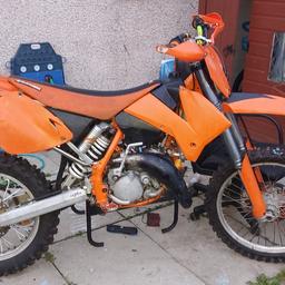 bike runs good has some decent parts fitted but it not perfect needs fork seals doing wants a good tidy up has fmf rear will make a nice bike we a bit of time