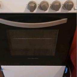 gas cooker in working condition.

collection only in E7