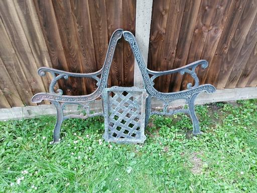 Buy & Sell Brent Kenton - Harrow - Photos for Garden bench.