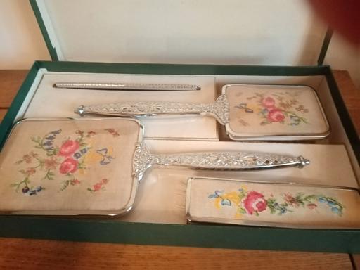 Buy & Sell West Midlands Dudley - Photos for Vintage dressing table set.