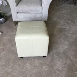 Leather look footstool in good condition, no damage
Collection only within 3days