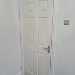 3 white internal doors, with 6 panels.
All 3 used painted white, good condition.
With key locked door handles.
Been painted and in good condition.
£15 each or 3 for £40.

(H)1981mm (W)762mm