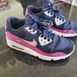 GIRLS NIKE AIR MAX TRAINERS

SIZE  4 UK

COLLECTION FROM SOUTH WEST DENTON OR HAVE DELIVERED