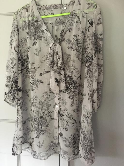 Buy & Sell West Midlands Walsall - Photos for Birds & Flowers Print Blouse. Size 8.