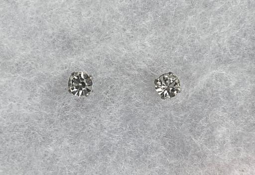 Buy & Sell Somerset North Somerset - Photos for 4mm White Crystal Stainless Steel Stud Earrin