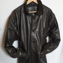 Size XL&L (uk)
Quality black leather coat with a stylish finish.

Measurements:-
Pit to pit - 24inch
Shoulder to shoulder - 22inch
Arm Length - 24inch
Waist - 22inch
Back Length - 31inch

NEW
Only selling because it was bought for me as a gift but doesn't fit well. (too big)
Lovely looking coat which goes with most casual wear or over a suit.
Perfect time of the season to buy this lovely item, so don't wait around.
Pretty cool & classy !
An absolute Bargin !
When it's gone it's gone !!