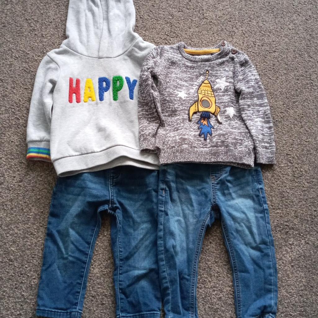 Boys 2 outfits 12-18 months
2 jumpers 2 jeans from Matalan, F&F, Next
Grey jumper has faint stain on the front.
All in good condition. Been worn few times

All offers considered