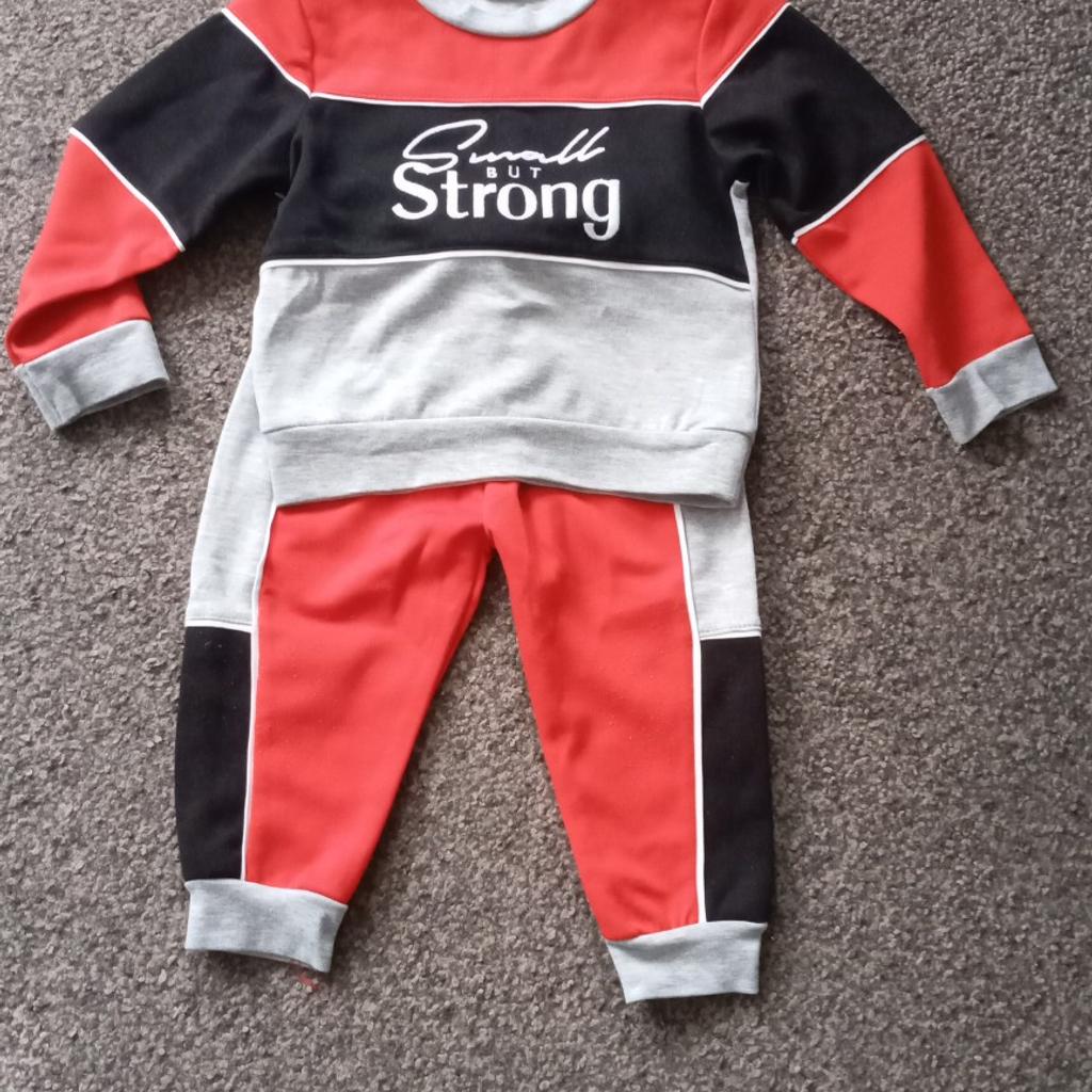Boys outfit River Island 12-18 months
Been worn few times. In very good condition

All offers considered