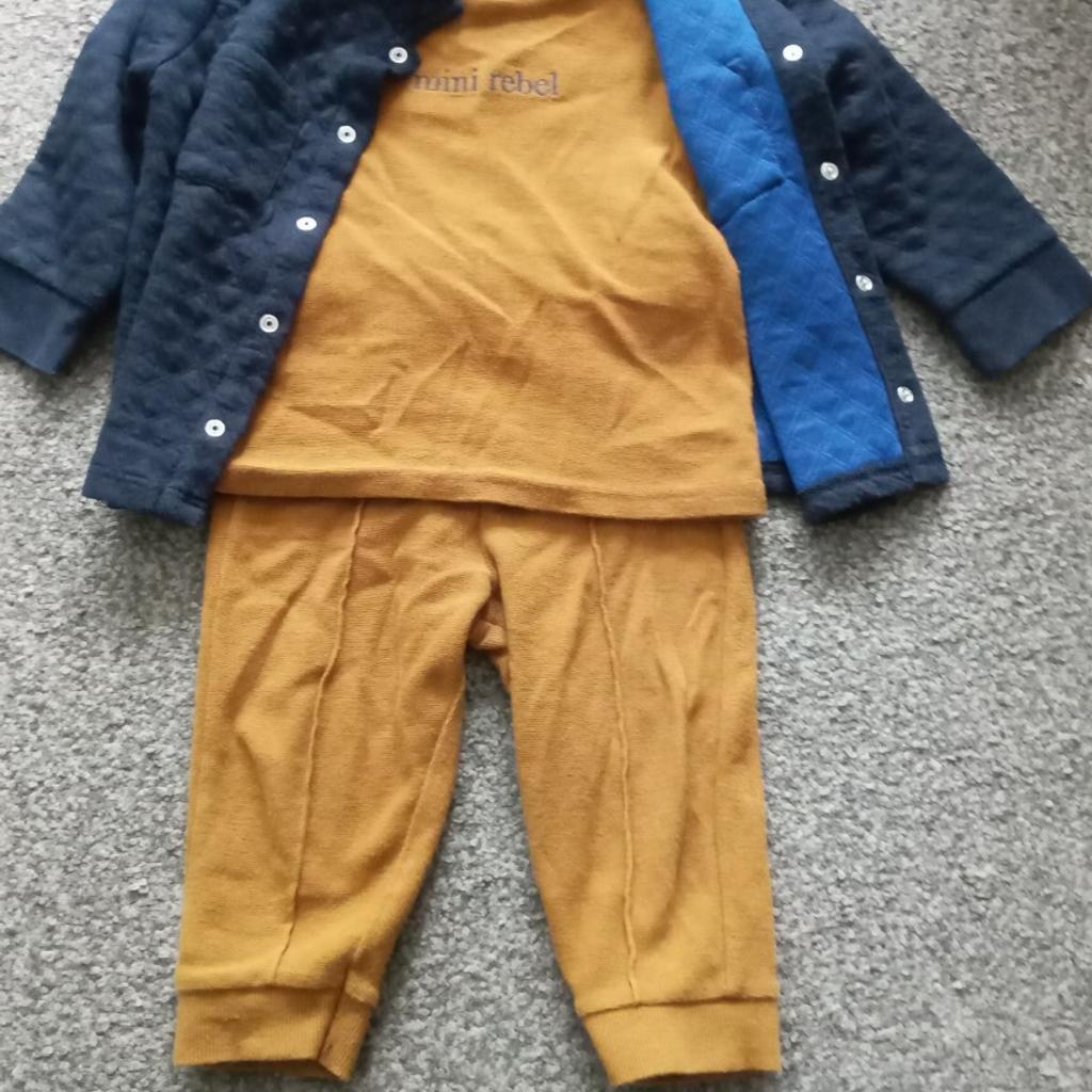 River Island boys 3 piece set 12-18 months
Been worn few times. In very good condition

All offers considered