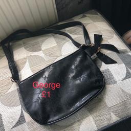 Small black shoulder bag 
From George
Good condition 
From smoke and pet free home 
Pick up Normanton wf6 
Can post 
£1
More bags available on separate listings