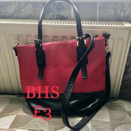 BHS shoulder bag 
Good condition 
From smoke and pet free home 
Pick up Normanton wf6 
Can post 
£3
More bags available on separate listings