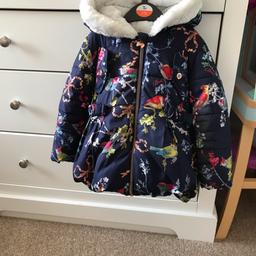 Girl baker by ted baker coat 
Age 3-4 
Comes with a matching back pack (removable) 
Very warm winter coat, fur inlined