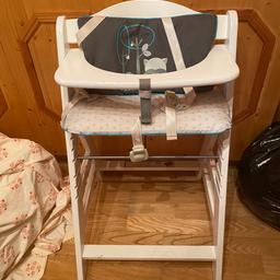 verkaufe meinen Hochstuhl mit Newborn Aufsatz! 
Stuhl wurde nur mit der Wippe verwendet.

Abholung 9544, 9500, 9640