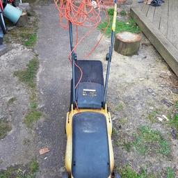 JCB Electric Lawnmower

32cm Cutting width
1000 Watt cutting motor
3 Cutting levels
28 Litre grass box
10 Meter cable
Rear roller

This item is used and clearly has age related marks etc , but it's in great working order and never let us down. So grab a bargain.

Cash on collection only from Donnington Telford TF2