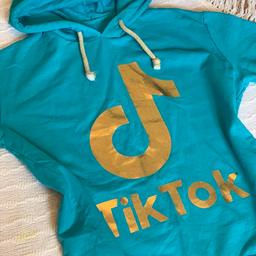 Brand new TikTok hoodie 
Cotton 
140cm
Collection ME16