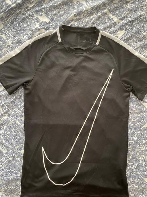 Buy & Sell South East London Croydon - Photos for Nike T-Shirt