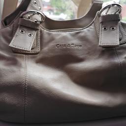Leather shoulder handbag, 4 compartments and internal compartments.