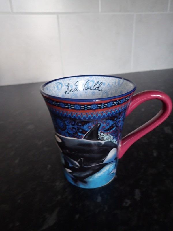 Seaworld Cups in BL2 Bolton for £10.00 for sale Shpock