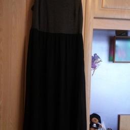 Gorgeous ladies dress, grey top, long see through skirt with short back skirt underneath, size 14
