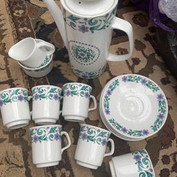 Coffee pot and cups etc