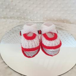 Beautiful babies ladybird shoes made in red and white age 0-3months also gift wrapped ready to give as a gift 🎁
Looking for beautiful baby gifts/baby shower pop over to www.facebook.com/groups/njsbabycreations and join our growing group. We also offer delivery and postage. New stock added daily