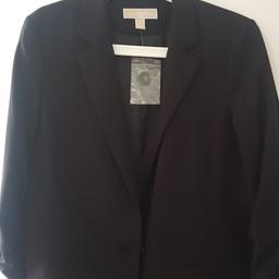 New, perfect condition...Size 8.

I'm decluttering...I just need it gone!
New Michael Kors Blazer.

Collection only from Swanscombe DA10.