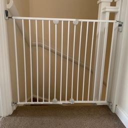 Baby Adjustable Stair/door Gate.
We have used this as a baby stair gate but could also be used as a pet stair gate too.
Is adjustable and will fit a stair/door way 62mm to 102mm.
Comes will all wall fittings.
White in colour.
Collect only in Horsham area.