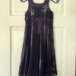 Brand Monsoon
Lovely velvet fabric with gem embellishments 
Size 7-8 years
Collect from home or Royal Mail delivery for £4