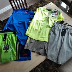 Nike Dri Fit shorts and shirt set, blue size L 147 - 158 cms.
Under Armour shorts and shirt set, yellow and grey Age 12- 13 years.
Grey Jersey Nike shorts 147 - 158 cms.
Wolves goalkeeper shorts Age 11 - 12 years
Wolves socks size 4 1/2 - 6.
All brand new, unworn still with tags.