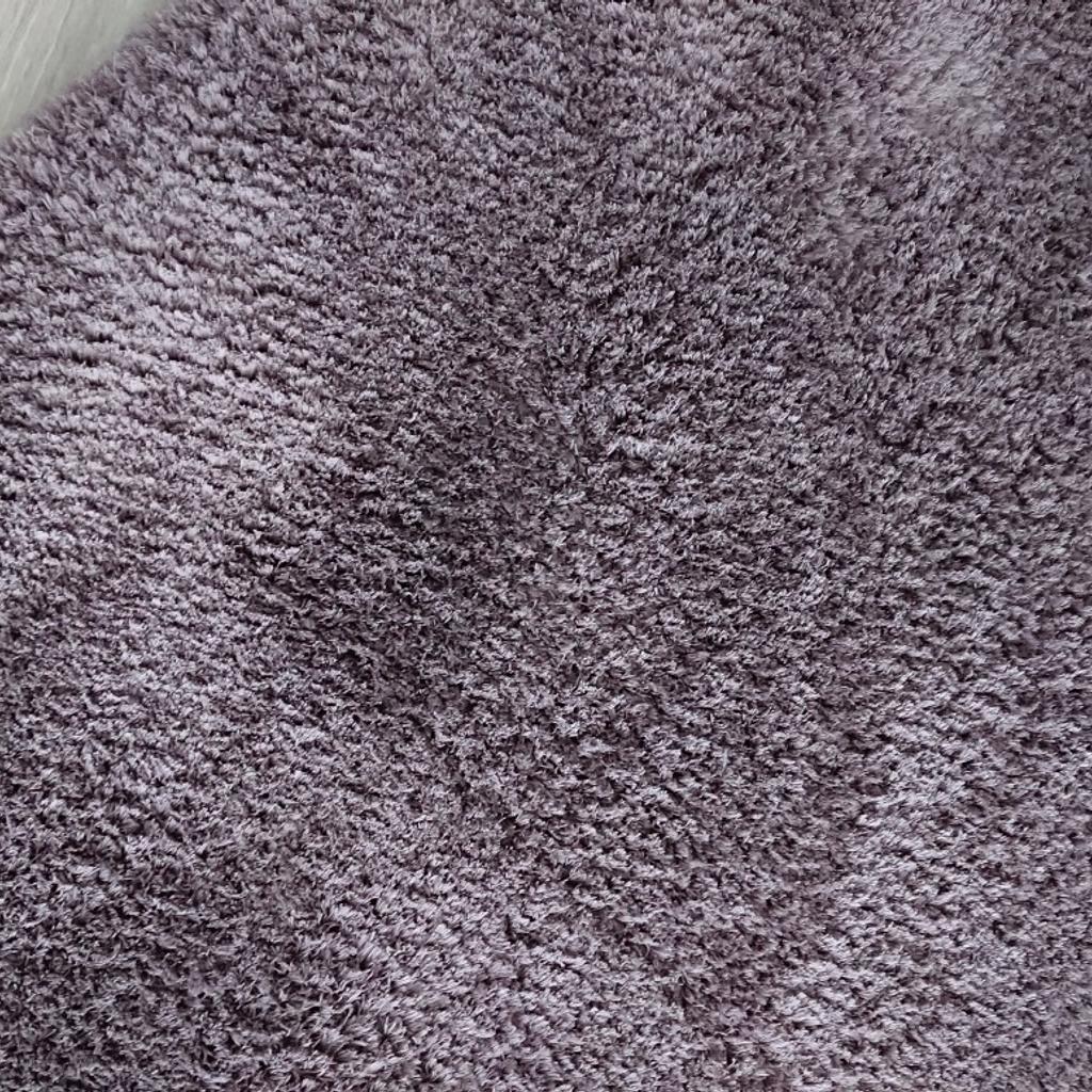 Teppich shaggy "Stefan 2" von mömax
Farbe mauve
120x170 cm
100% Polyester
Teppich ist neu nicht gebraucht, Rechnung vorhanden
Nur Abholung möglich in unterschleißheim bei München