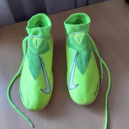 Nike Phantom Ghost football boot.
Used but still in fair condition, some scuffing to the toe area.
