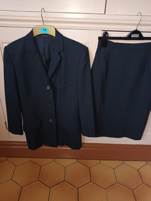 Buy & Sell Lancashire Burnley - Photos for M@S LADIES SUITE WOOL SKIRT AND JACKET.