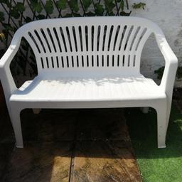 GARDEN BENCH FOR SALE
WHITE PVC
IMMACULATE CONDITION
TELEPHONE 07855 467760