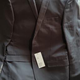 brand new with tags
jacket 38 regular
trousers 33 regular
purchased for £89 when new
