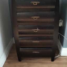 Free chest of drawers as pictured brought from Dunelm a few years ago need to be gone this week please. 



thanks.