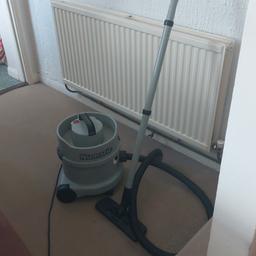 neumatic hoover working order yet needs some repairs hence the price.