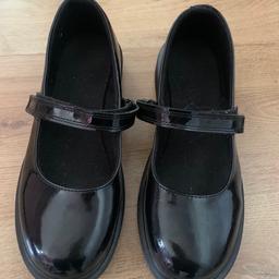 Girls dr marten school shoes
Excellent condition 
Size 5
Only worn a handful of time.