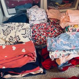 Clothes size 3-4years

4 long sleeve dresses
7 leggings
1 dungarees
1 pair of jeans
4 pairs of pjs
3 summer dresses
10 tops
13 vests
Unopened pack of size 3-4y knickers

Collection Sale m33