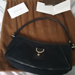 Black leather and gold detail gucci bag bought back in 2010/11 from Gucci store in Trafford Centre.

Comes with original dust bag and booklet.

Hardly used, still looks brand new. Probably been out about 4/5 times for evening events.

Any questions please just ask.
