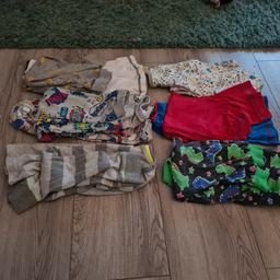 7 pyjamas
3 onsies
3 jackets
12 short sleeve t shirts
24 longe sleeve tops
1 trousers
used good condition, no marks, open to offers.
collection only bushbury