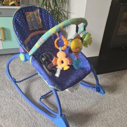 fisher price baby rocker. can be used to rock or stationary with a vibrating mode . mobile with 3 tots attached
good used condition