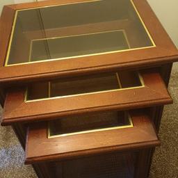 Nest of 3 tables in good condition.