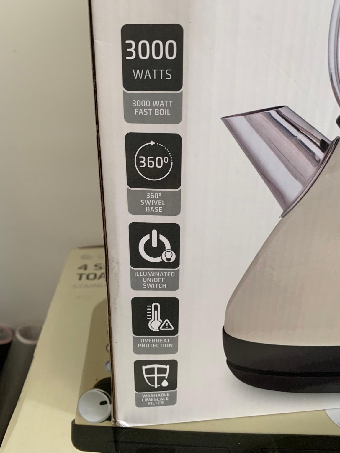 Goodmans Cream Kettle + 4 Slice Toaster Set In B33 Birmingham For £30. ...