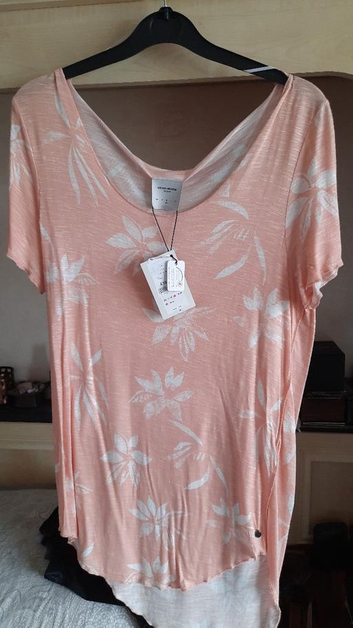 Buy & Sell Merseyside Saint Helens - Photos for pretty tshirt from Vero Moda size M BNWT